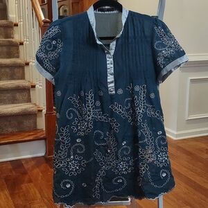 AZELHAZEL Embroidered Eyelet Cutout Top  *NWOT